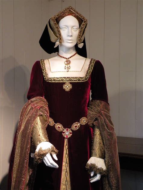 tudor outfits for women